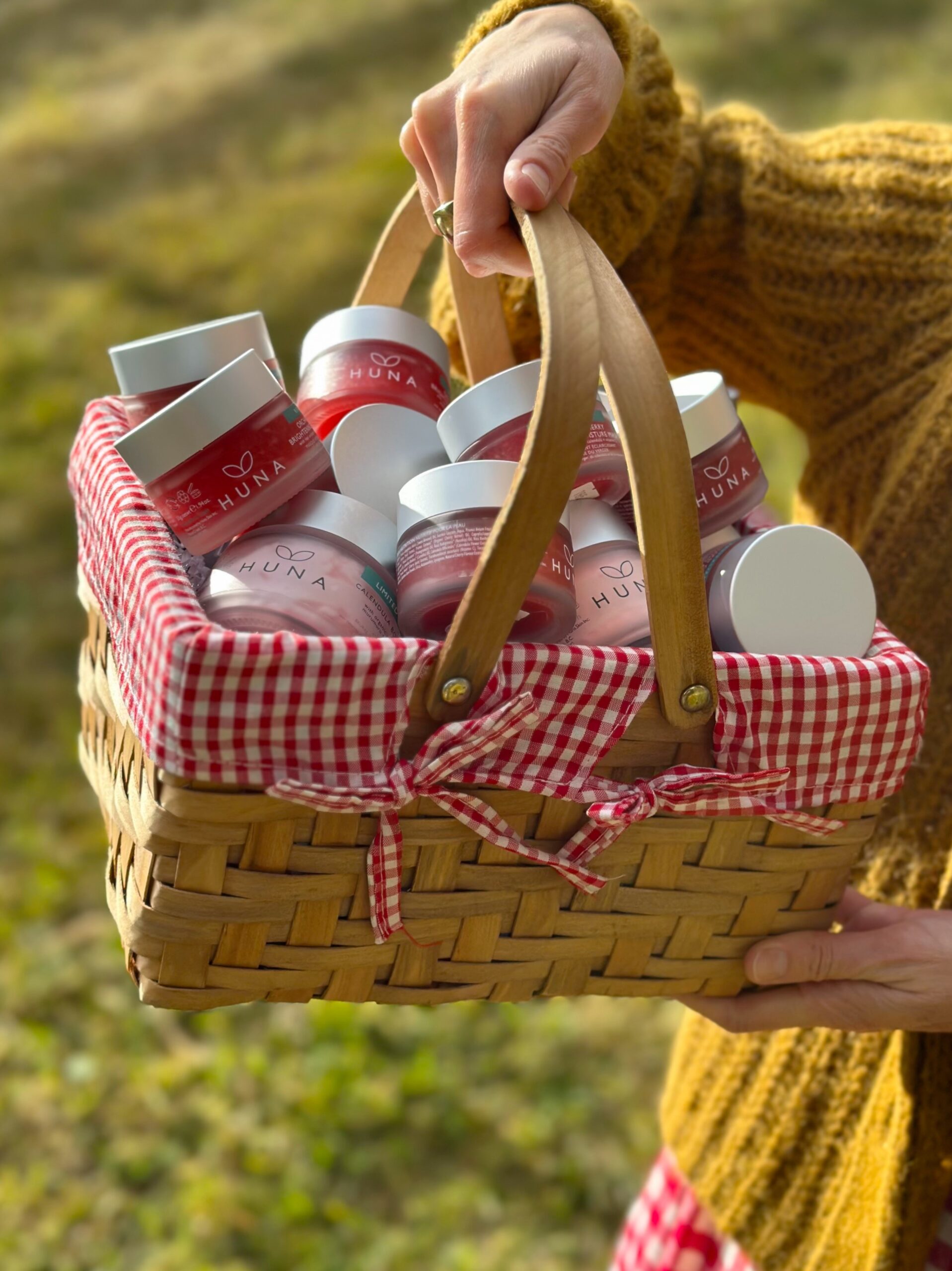 Huna Farm Orchard Cherry Picnic Basket